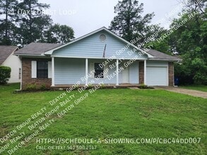 Building Photo - 41 Oak Forest Loop