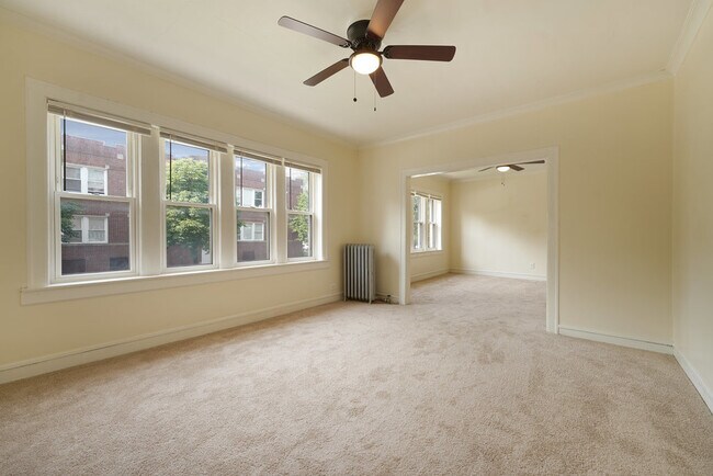 Building Photo - 1416 W 81st St
