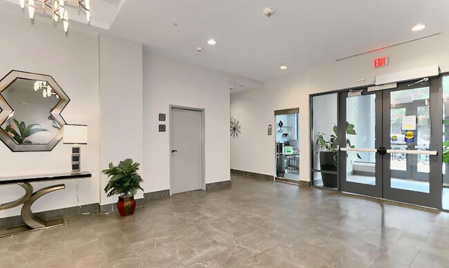 Foto del edificio - 2000 Clarendon Blvd