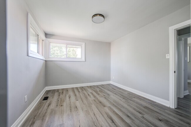Building Photo - 348 Spruce St
