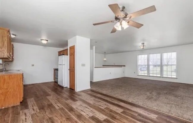 Building Photo - 621 Twin Valley Dr