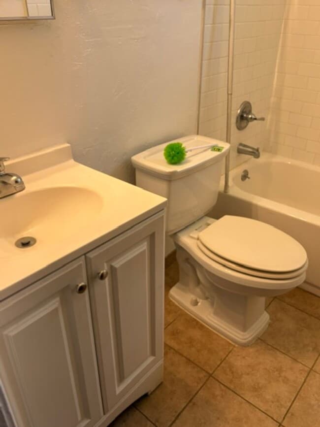 Foto del edificio - Available 3bd 1 bath