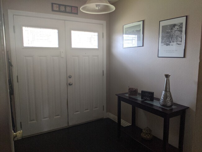 Front entry - 17212 Nisson Rd