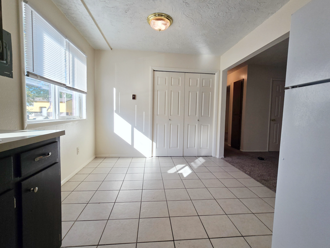 Foto del edificio - 1286 Blaine Ave