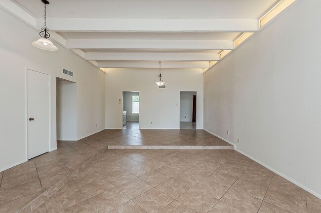 Building Photo - 85254! Four Beds with POOL!