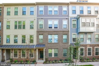 Building Photo - 707 Thomas Ln