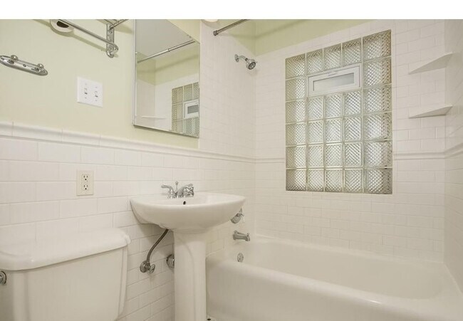 Foto del edificio - 4937 Ewing Ave S