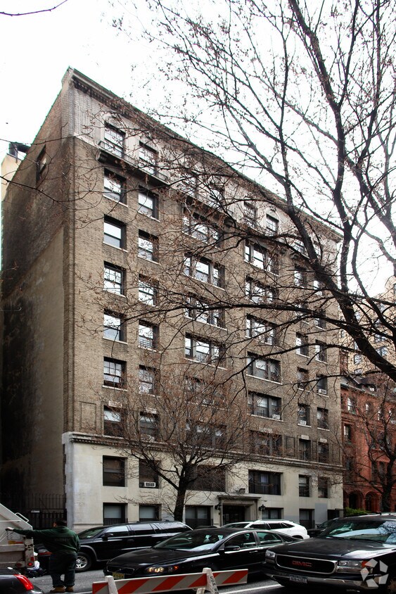 Building Photo - 325 W 77th St