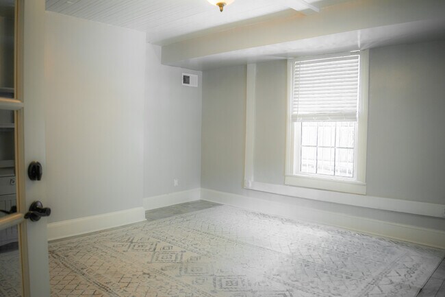 Building Photo - 1408 Gregg St