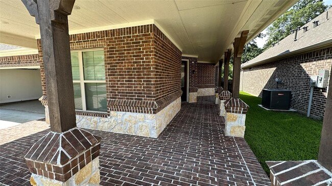 Building Photo - 12121 Creekside Villas Ct