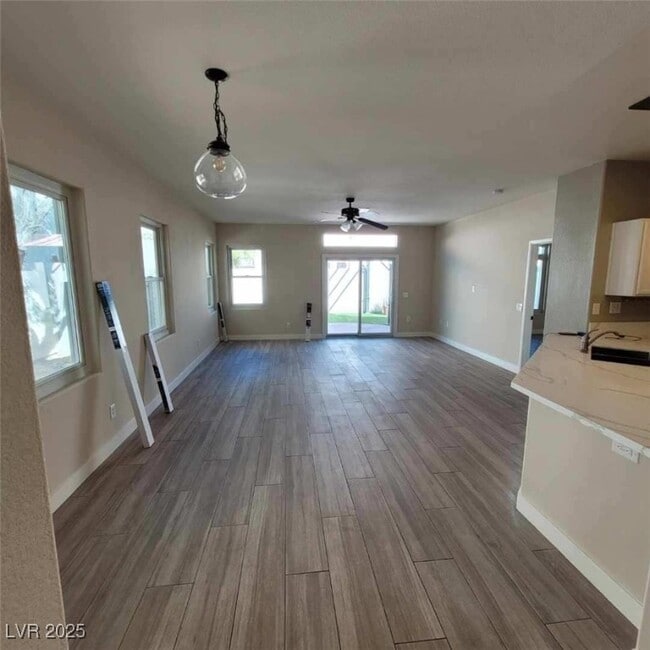 Foto del edificio - 7828 Sungrove Ct