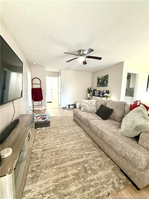 Foto del edificio - 6873 Kizer Dr