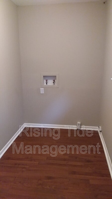 Building Photo - 2743 Lee Meadows Dr