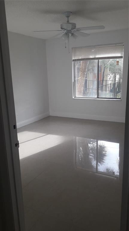 Building Photo - 958 Coral Club Dr