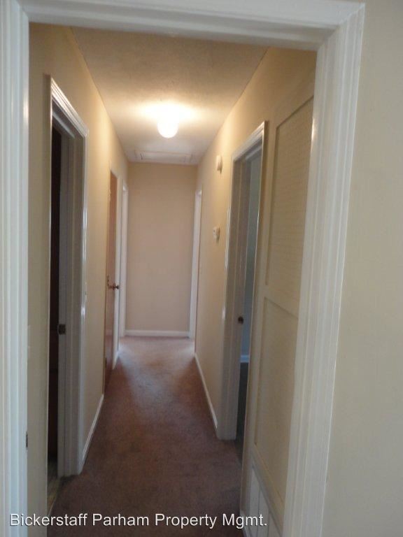 Building Photo - 3 br, 1.5 bath House - 2102 Winifred Lane