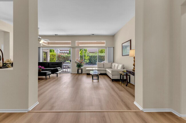 Foto del edificio - 37468 Westridge Ave