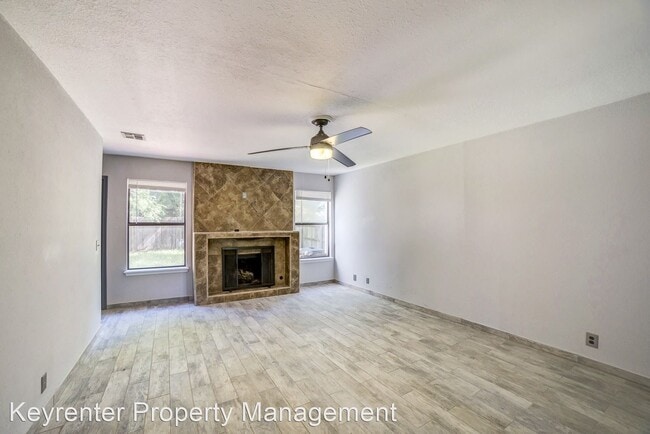 Building Photo - 3 br, 2.5 bath House - 1527 E 67th Ct