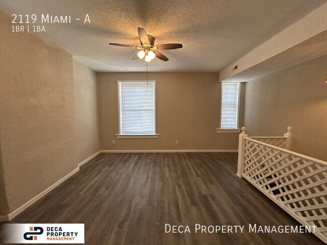 Building Photo - 2119 Miami-A