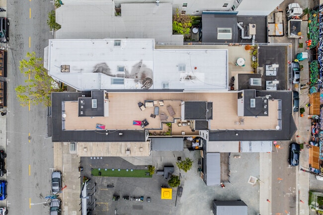 Building Photo - 350 Linden St