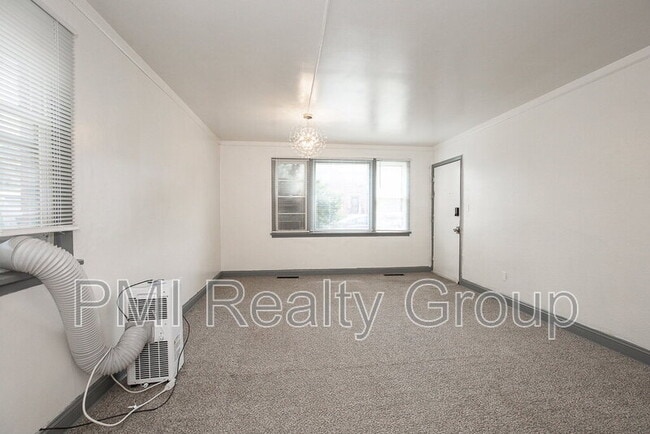 Building Photo - 1520 Coventry Rd