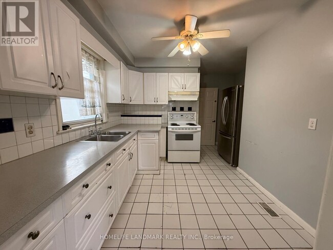 Photo du bâtiment - 157 Sussex Ave