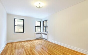 Building Photo - 10 Park Ave