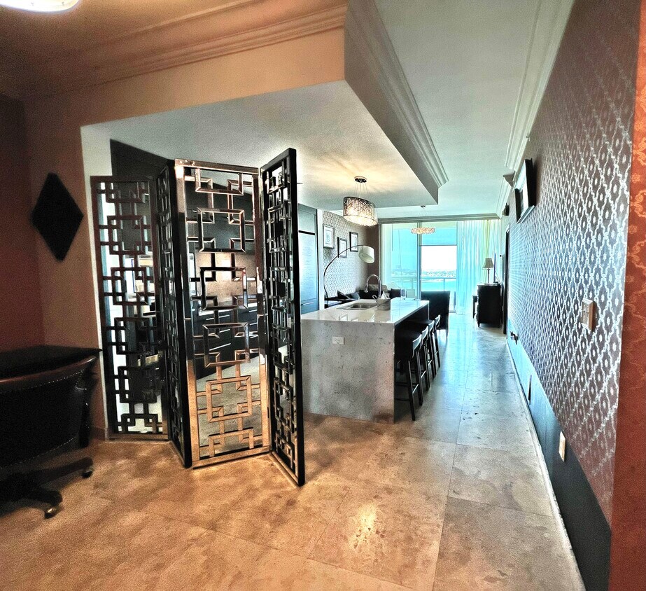 Foto principal - 900 Biscayne Blvd