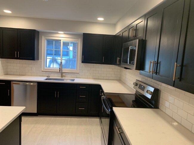 Foto del edificio - 2114 Brookdale Rd