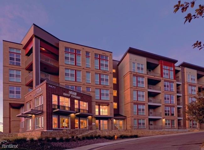 Foto del edificio - 7471 S Clinton St