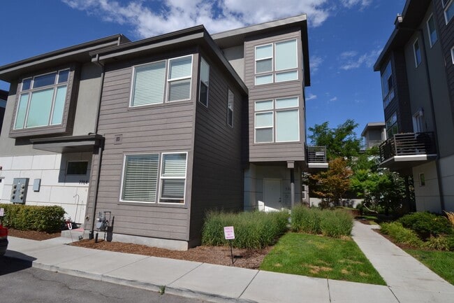 Photo - Modern 3 Bedroom 3 Full Bathroom Townhome in Midvale!!!