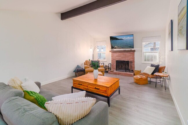 Foto del edificio - 2903 Pinewood Dr