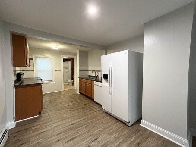 Foto del edificio - 47 N Pleasant St