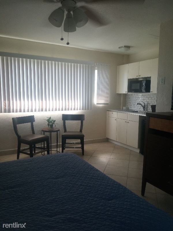 Foto del edificio - 1064 N Tamiami Trail