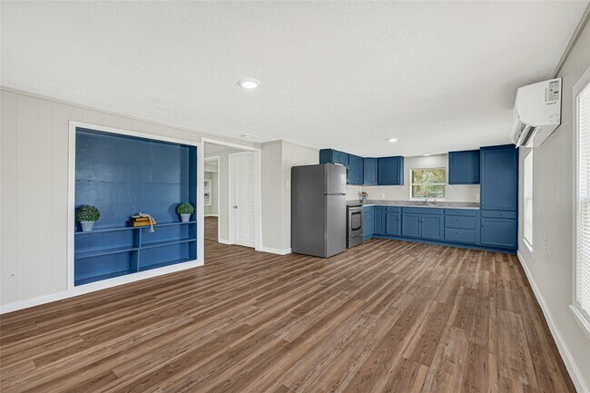 Building Photo - 4568 Dunnam Rd