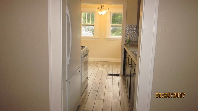 Foto del edificio - 1625 E 13th St