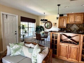 Building Photo - 944 NW Spruce Ridge Dr Building Photo - 944 NW Spruce Ridge Dr