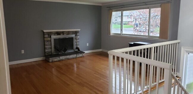 Living Room - 31 Eaton Dr