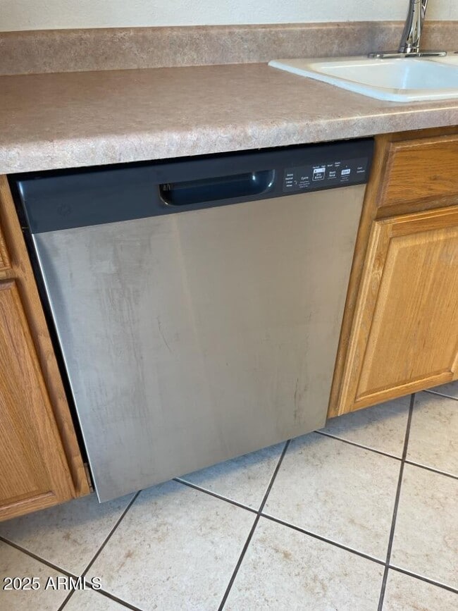 Foto del edificio - 2138 E Spruce Dr