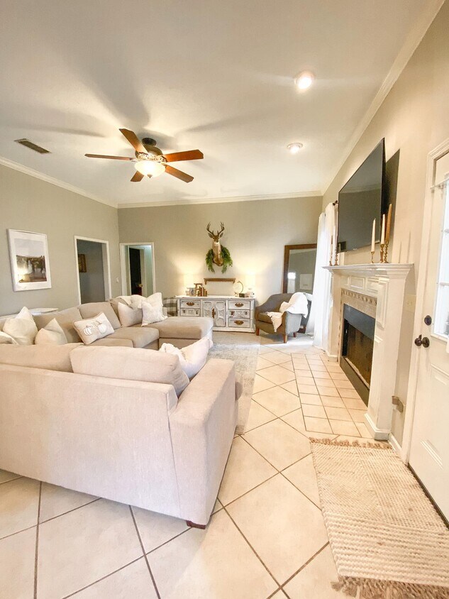 Foto principal - 125 N Chestnut Dr