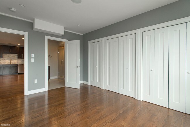 Building Photo - 339 D St