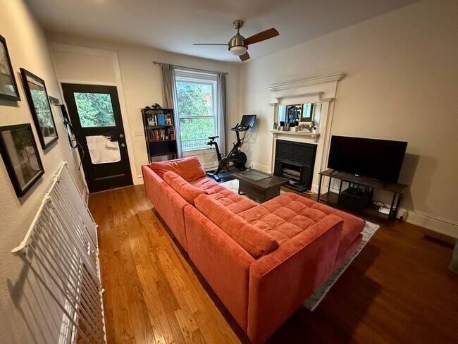 Foto del edificio - 2073 Emerson St