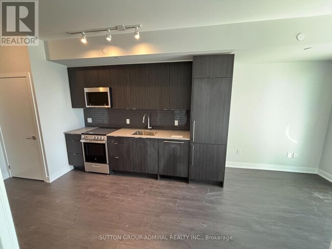 Building Photo - 4130 Parkside Village Dr