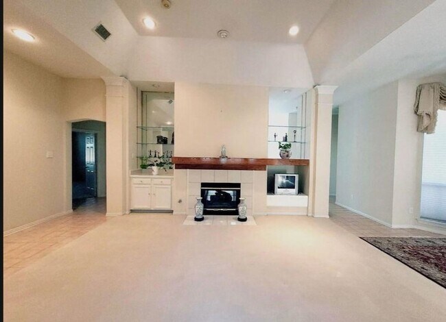 Foto del edificio - 6401 Dakota Dr