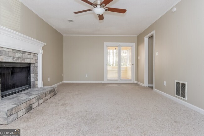 Building Photo - 65 Pine Tree Dr
