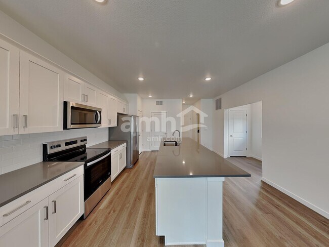 Foto del edificio - 23583 E 3rd Pl