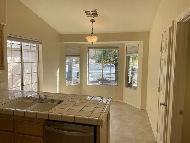 Foto del edificio - 3/2 charming single-story home located in the desirable Summerlin