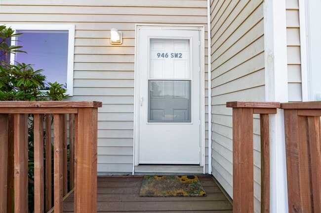 Building Photo - 946 Ocean Shores Blvd SW