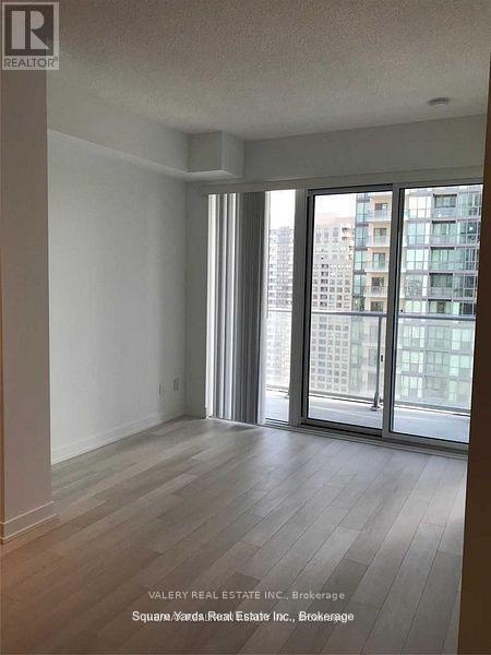 Photo du bâtiment - 5180 Yonge St