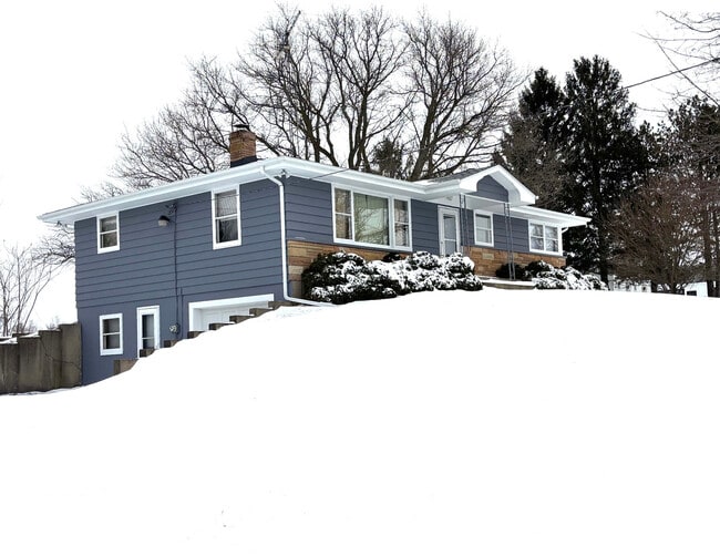 Building Photo - 2208 Stieg Rd