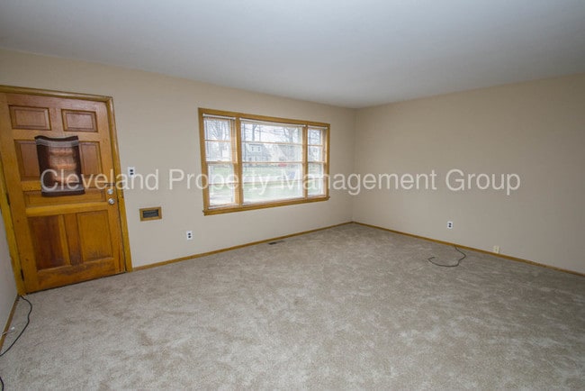 Building Photo - 24008 Knickerbocker Rd